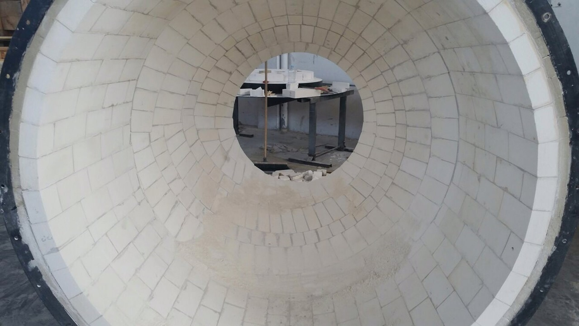 REFRACTORY MATERIAL